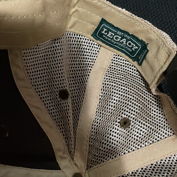 Vertical SnapBack mesh back hat - Picture 2 of 2